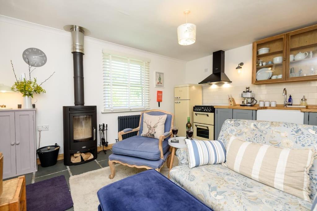 Bijou Coastal Apartment In Polperro With Hot Tub Onsite Parking Downhill Walk To Village Luaran gambar