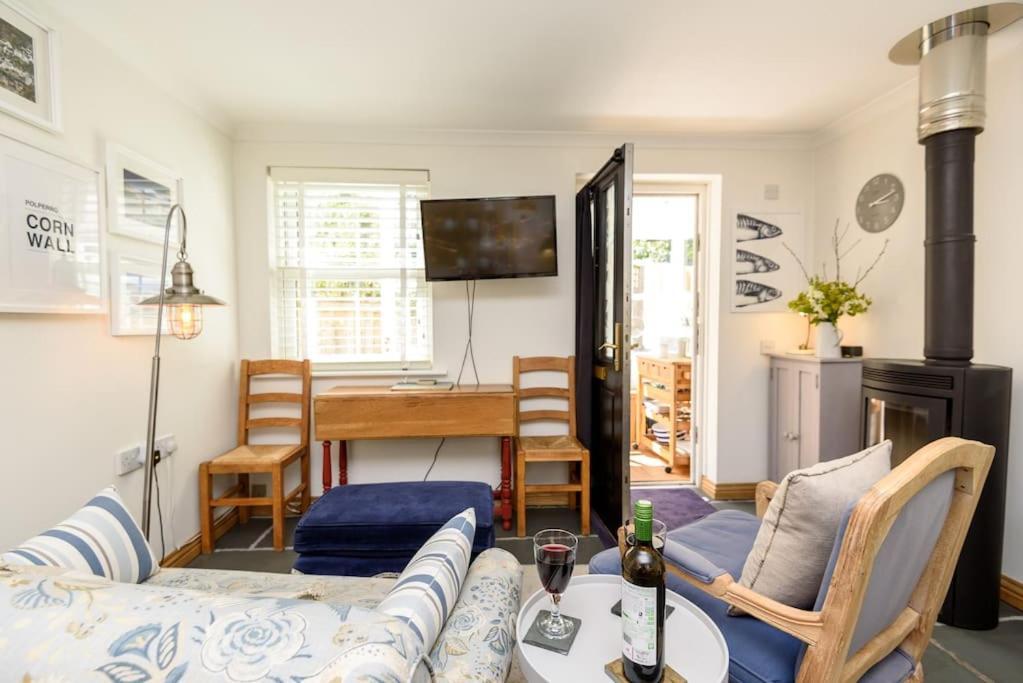 Bijou Coastal Apartment In Polperro With Hot Tub Onsite Parking Downhill Walk To Village Luaran gambar