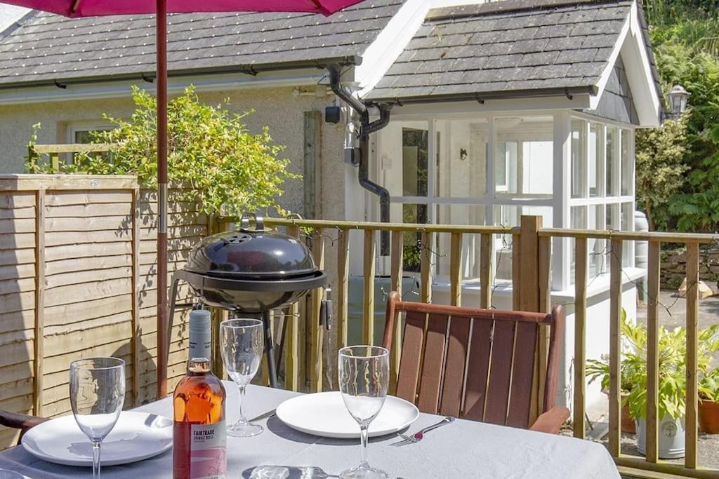 Bijou Coastal Apartment In Polperro With Hot Tub Onsite Parking Downhill Walk To Village Luaran gambar