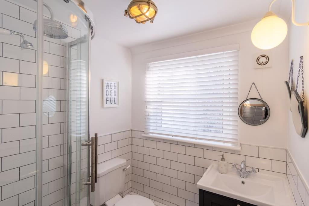 Bijou Coastal Apartment In Polperro With Hot Tub Onsite Parking Downhill Walk To Village Luaran gambar