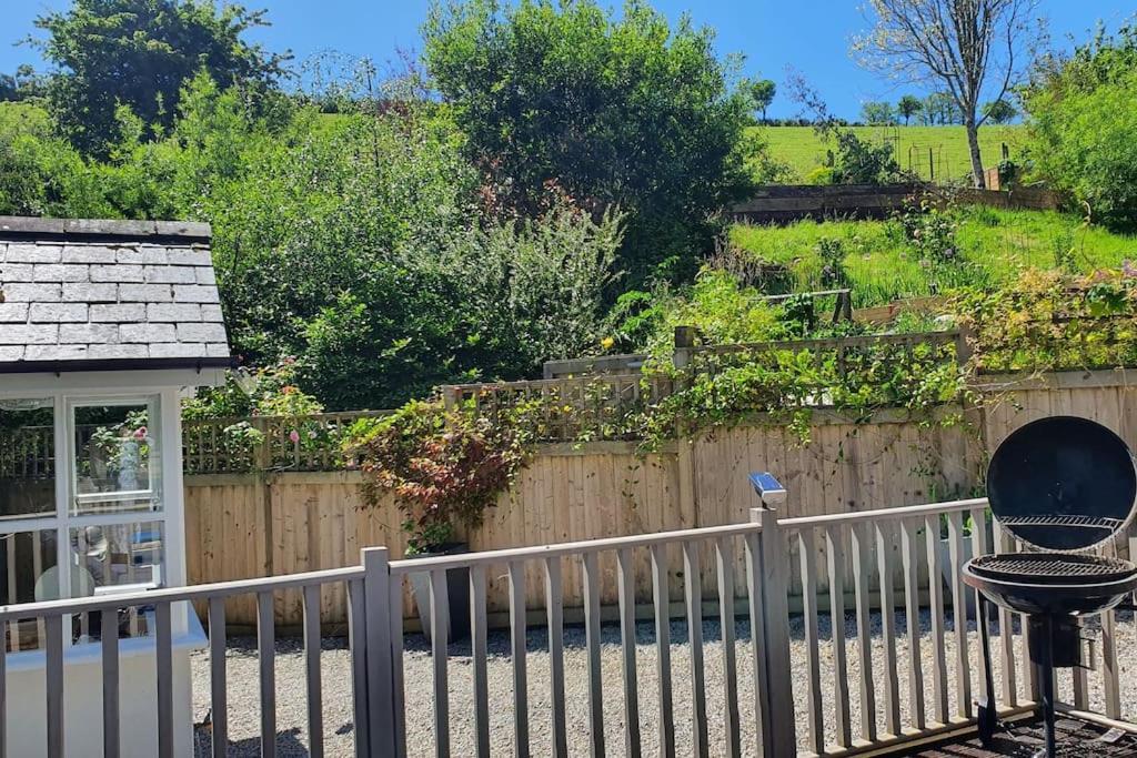 Bijou Coastal Apartment In Polperro With Hot Tub Onsite Parking Downhill Walk To Village Luaran gambar